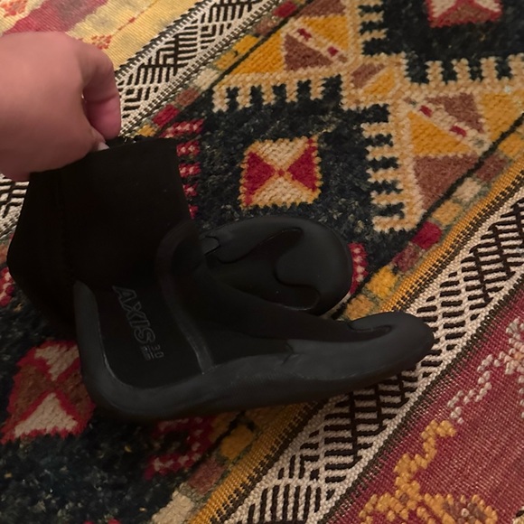 Aqua Black Neoprene surf Booties - Picture 3 of 7